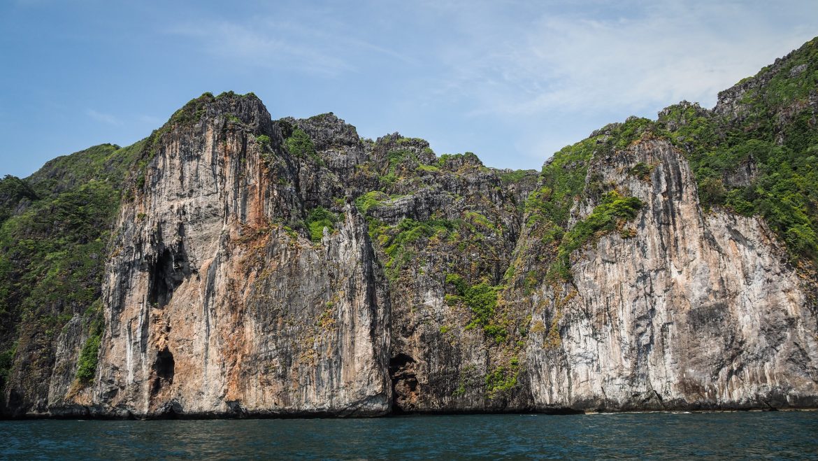 Phi Phi Islands: is the paradise lost? - Pin Your Footsteps - Travel Blog